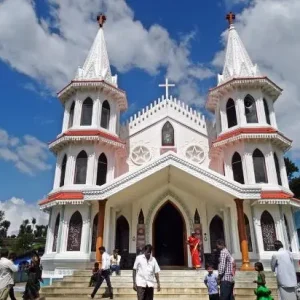 balajitourschennai_karamalai-annai-velankanni